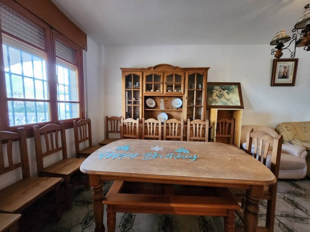 5 bedroom Villa for sale in Rute with pool - € 315,000 (Ref: 10046186)