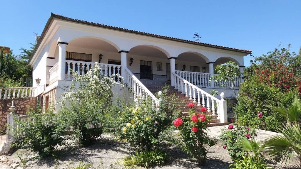 5 bedroom Villa for sale in Rute with pool - € 315,000 (Ref: 10046186)