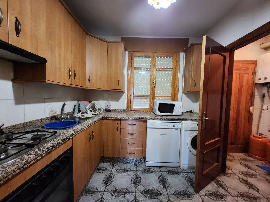 5 bedroom Villa for sale in Rute with pool - € 315,000 (Ref: 10046186)