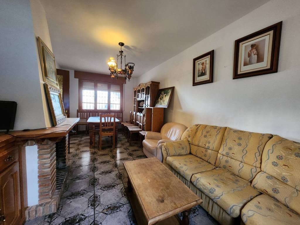 5 bedroom Villa for sale in Rute with pool - € 315,000 (Ref: 10046186)