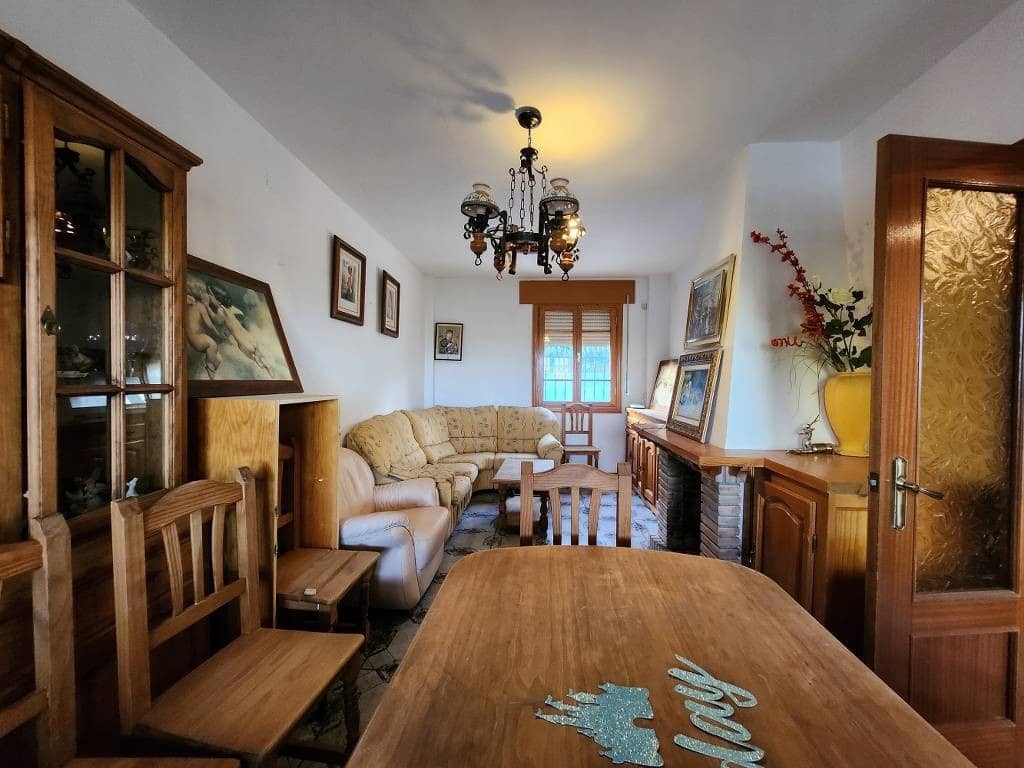 5 bedroom Villa for sale in Rute with pool - € 315,000 (Ref: 10046186)