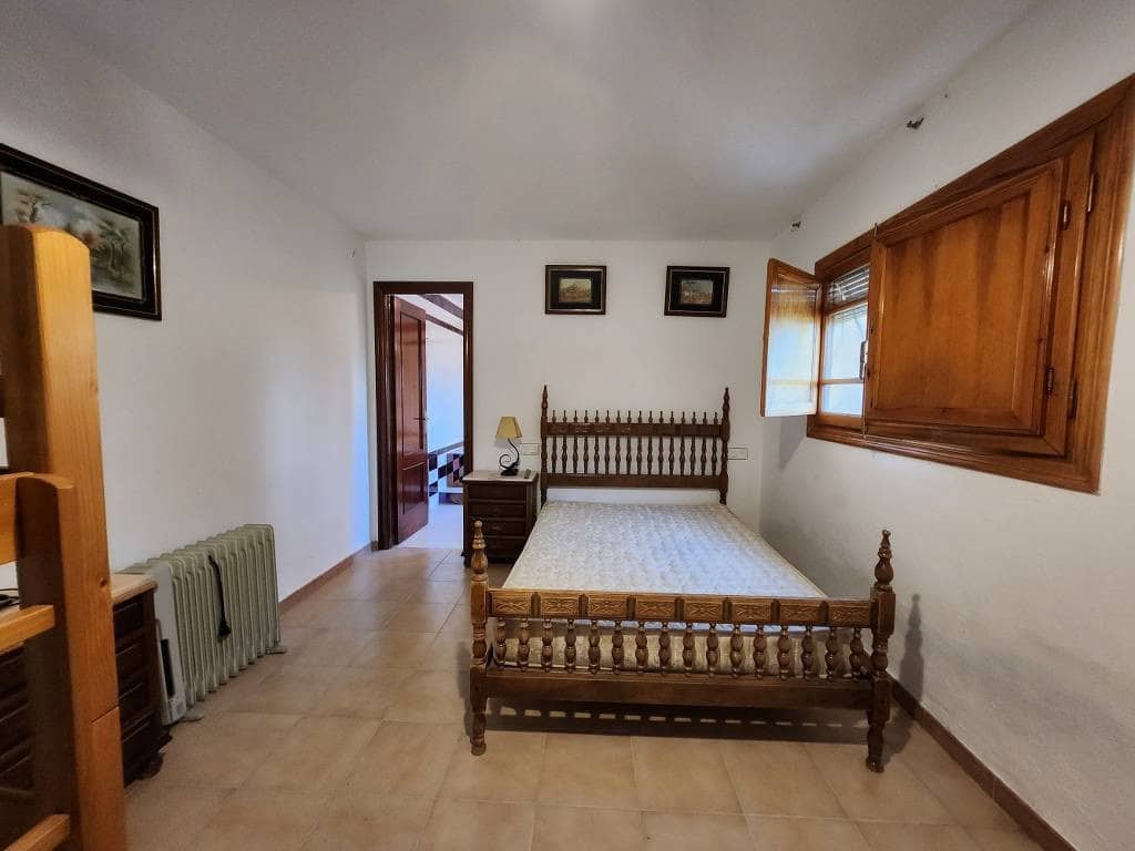 5 bedroom Villa for sale in Rute with pool - € 315,000 (Ref: 10046186)