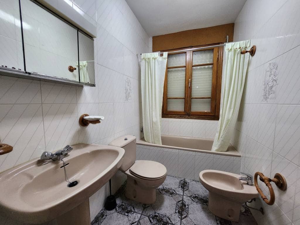 5 bedroom Villa for sale in Rute with pool - € 315,000 (Ref: 10046186)