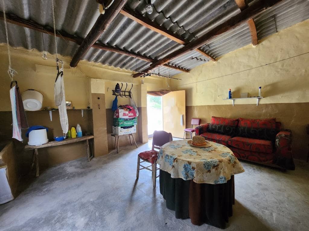 4 bedroom Finca/Country House for sale in Arroyo de Priego with garage - € 200,000 (Ref: 10046187)