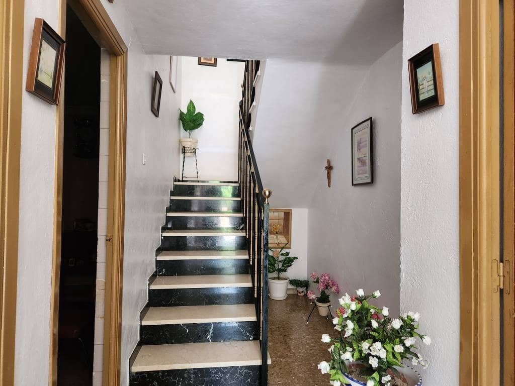 4 bedroom Finca/Country House for sale in Arroyo de Priego with garage - € 200,000 (Ref: 10046187)