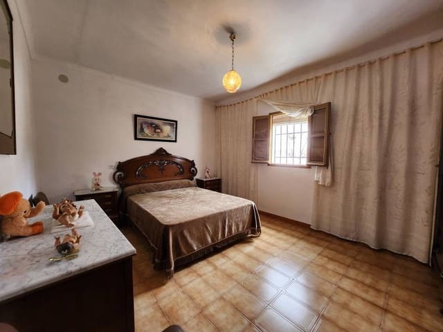 4 bedroom Finca/Country House for sale in Arroyo de Priego, Iznájar with garage - € 200,000 (Ref: 10046187)