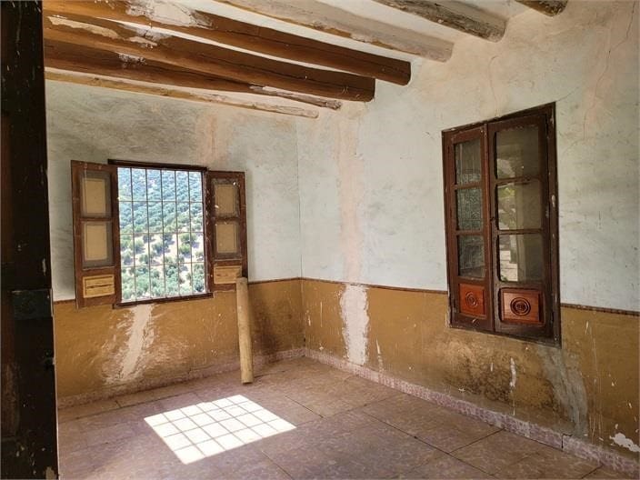 5 bedroom Finca/Country House for sale in Iznajar - € 200,000 (Ref: 10046188)
