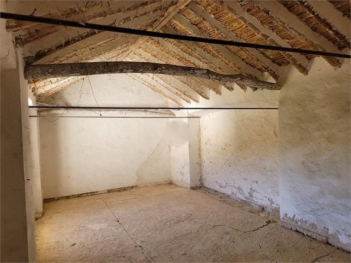 5 bedroom Finca/Country House for sale in Iznajar - € 200,000 (Ref: 10046188)