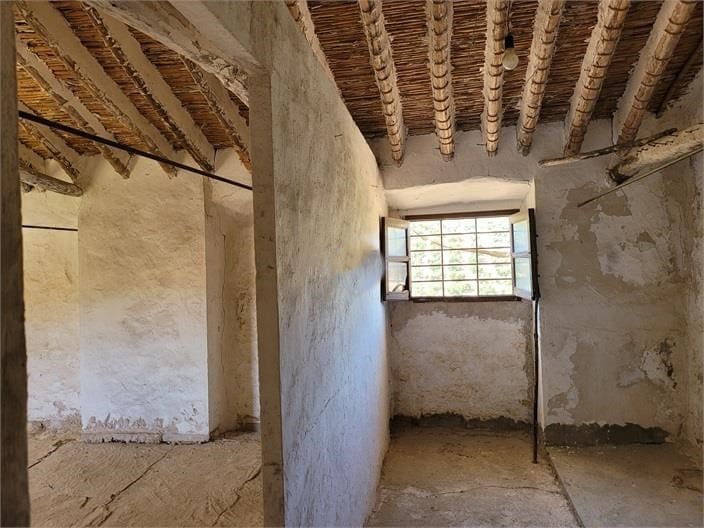 5 bedroom Finca/Country House for sale in Iznajar - € 200,000 (Ref: 10046188)