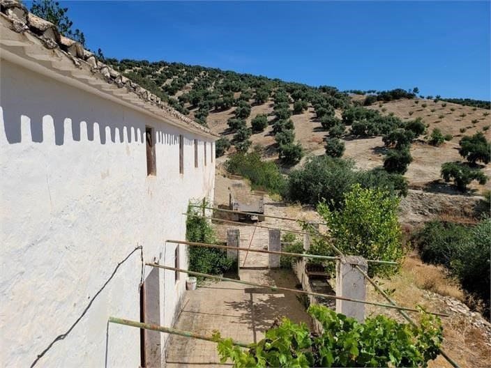 5 bedroom Finca/Country House for sale in Iznajar - € 200,000 (Ref: 10046188)