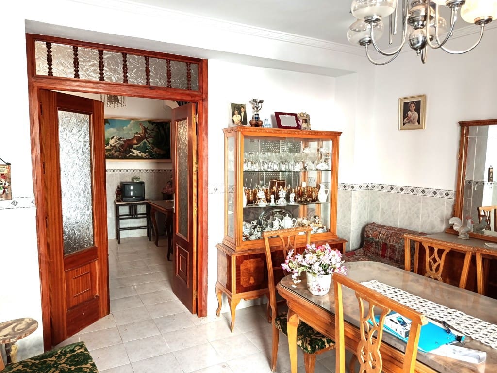 4 soverom Hus til salgs i Priego de Cordoba - € 59 900 (Ref: 10048231)