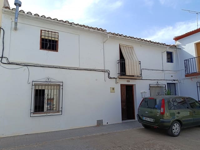 5 quarto Casa em Banda para venda em Priego de Córdoba com garagem - 74 900 € (Ref: 10048232)