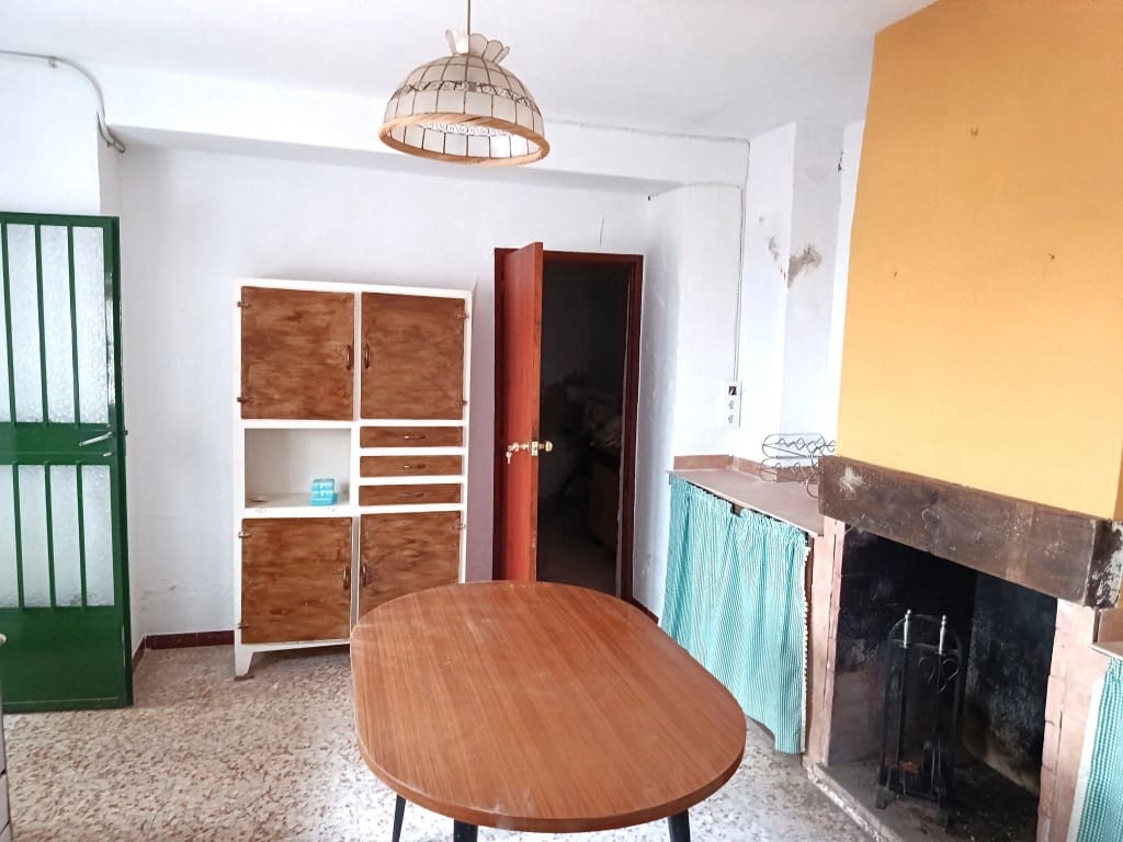 5 quarto Casa em Banda para venda em Priego de Cordoba com garagem - 74 900 € (Ref: 10048232)