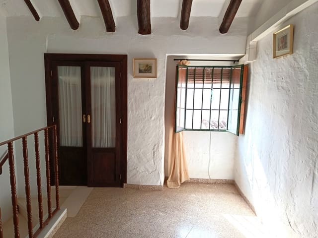 5 quarto Casa em Banda para venda em Priego de Córdoba com garagem - 74 900 € (Ref: 10048232)