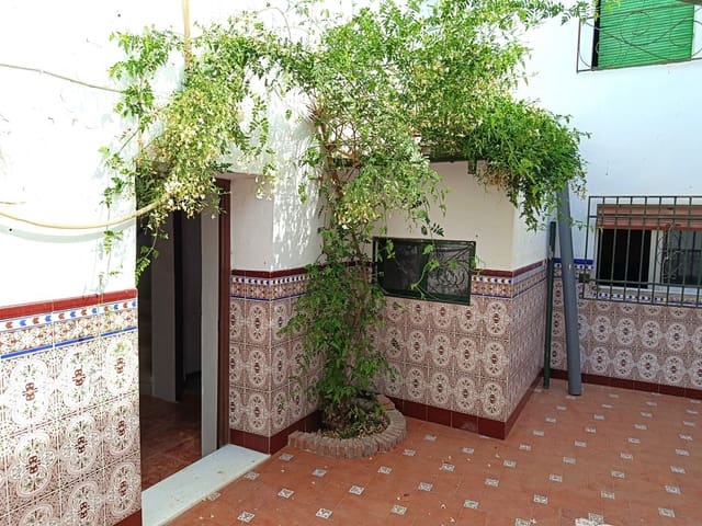 5 quarto Casa em Banda para venda em Priego de Córdoba com garagem - 74 900 € (Ref: 10048232)