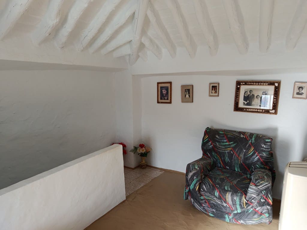 3 bedroom Townhouse for sale in Priego de Cordoba with garage - € 49,000 (Ref: 10052081)