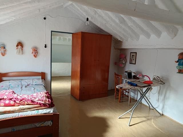 3 bedroom Townhouse for sale in Priego de Cordoba with garage - € 49,000 (Ref: 10052081)
