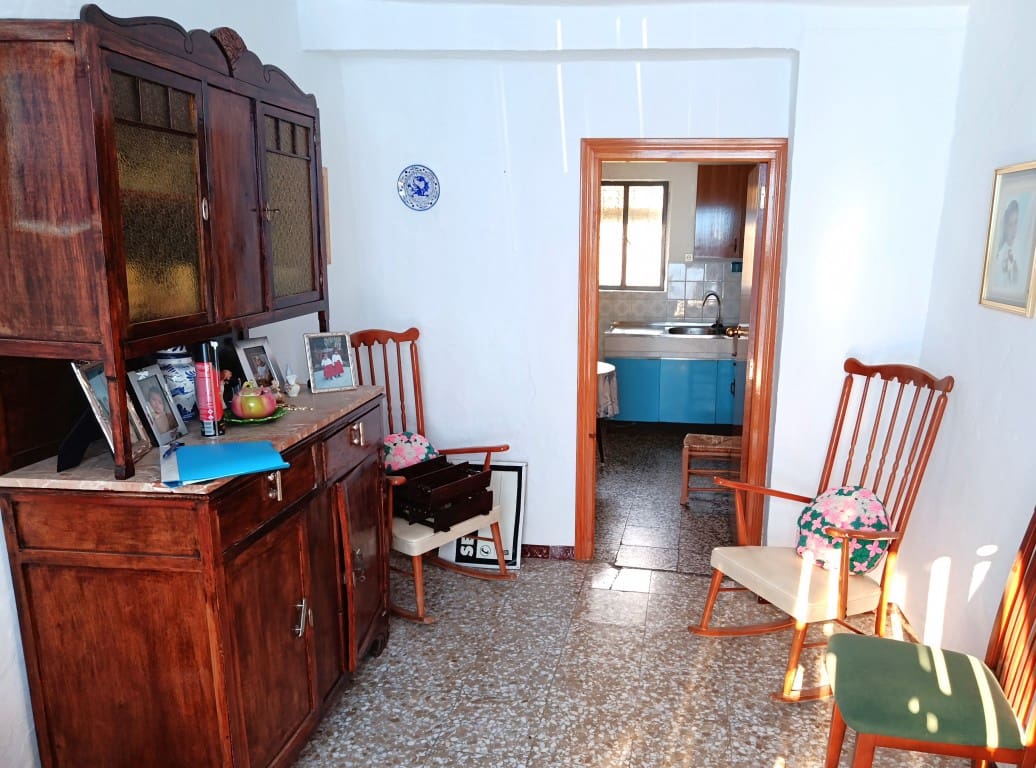 3 bedroom Townhouse for sale in Priego de Cordoba with garage - € 49,000 (Ref: 10052081)