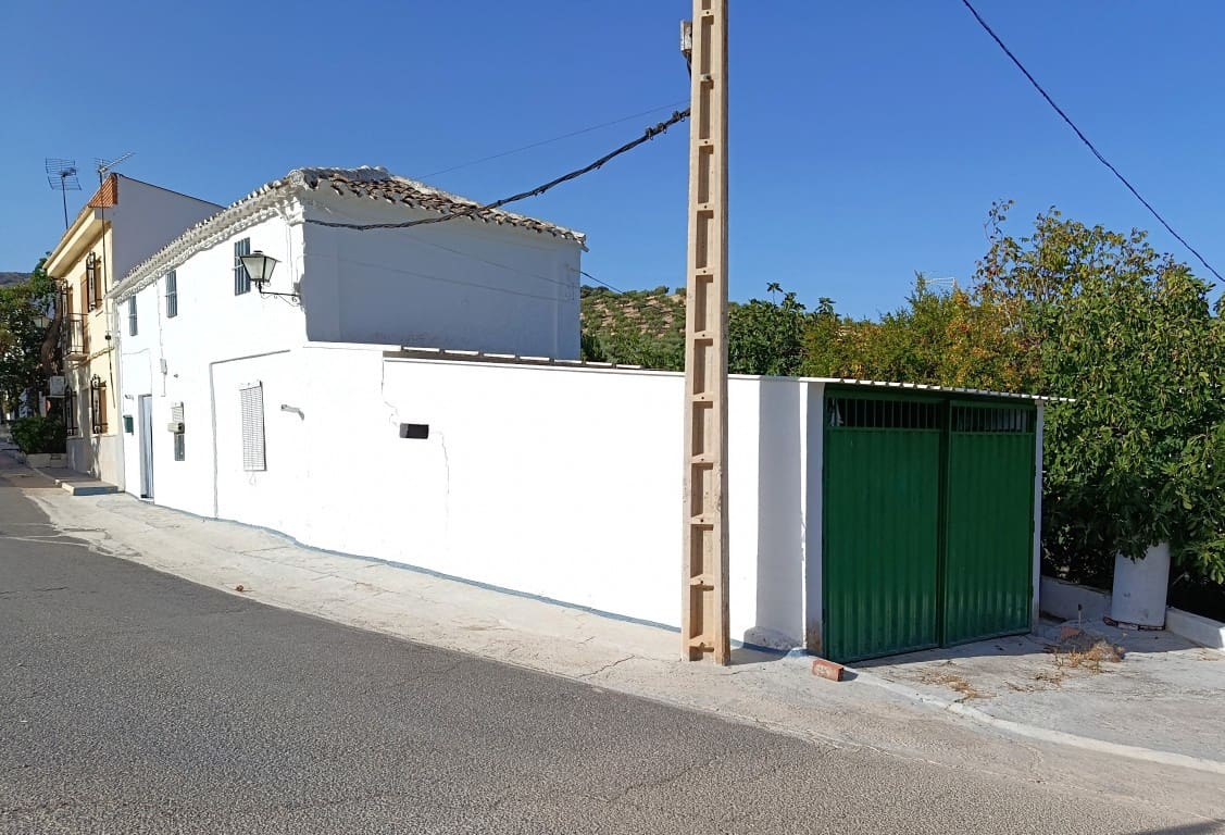 3 bedroom Townhouse for sale in Priego de Cordoba with garage - € 49,000 (Ref: 10052081)