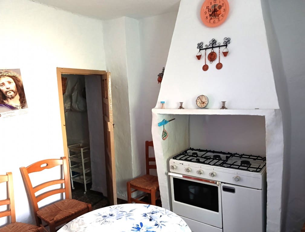 3 bedroom Townhouse for sale in Priego de Cordoba with garage - € 49,000 (Ref: 10052081)