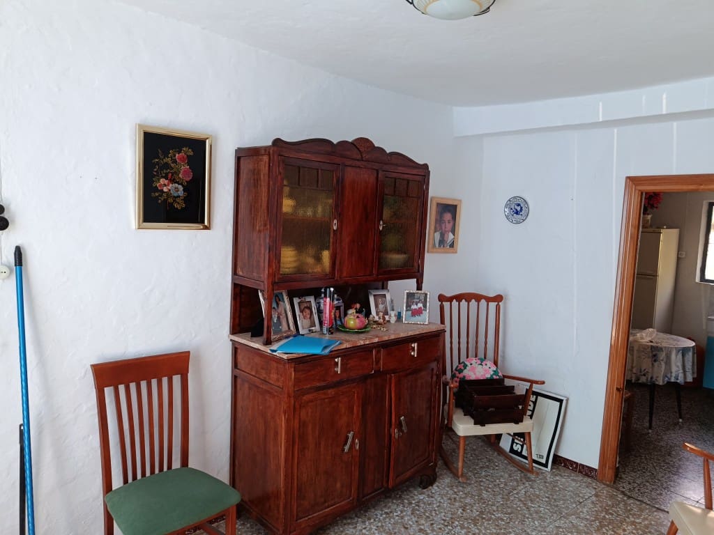 3 bedroom Townhouse for sale in Priego de Cordoba with garage - € 49,000 (Ref: 10052081)