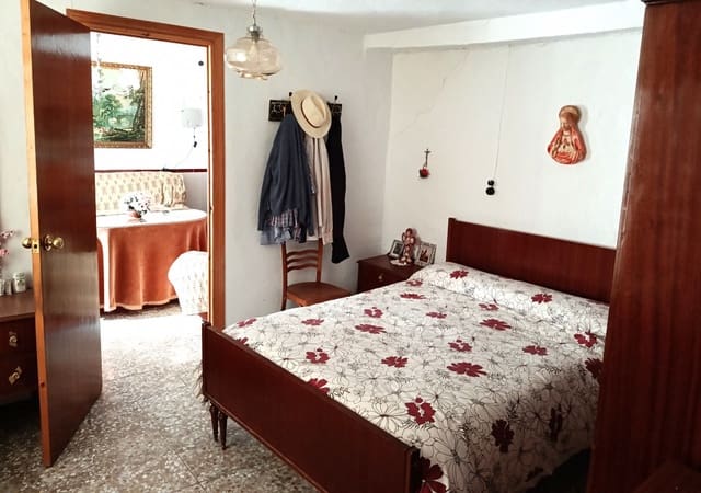 3 soveværelse Byhus til salg i Priego de Córdoba med garage - € 49.000 (Ref: 10052081)