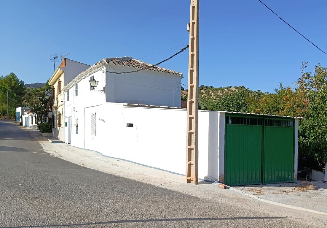 3 bedroom Townhouse for sale in Priego de Cordoba with garage - € 49,000 (Ref: 10052081)