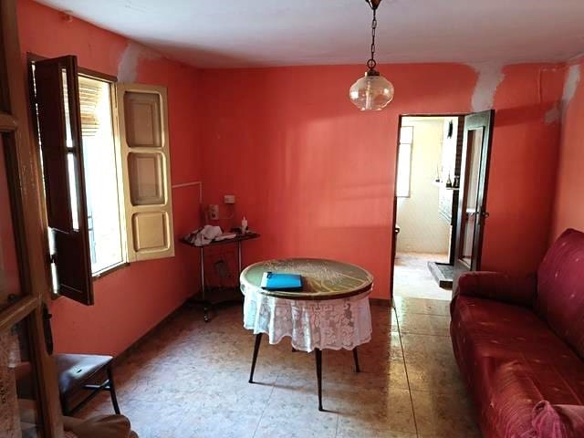 5 bedroom Townhouse for sale in Priego de Córdoba with garage - € 55,000 (Ref: 10054324)