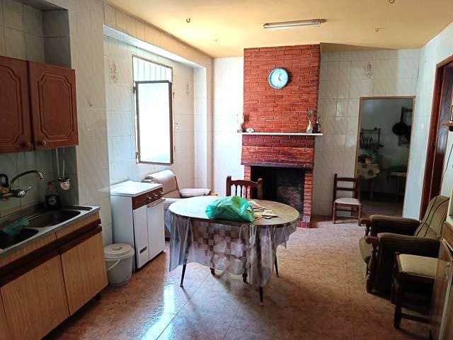 5 bedroom Townhouse for sale in Priego de Cordoba with garage - € 55,000 (Ref: 10054324)