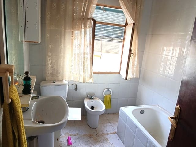4 makuuhuone Omakotitalo myytävänä paikassa Fuente-Tójar - 42 000 € (Ref: 10057197)