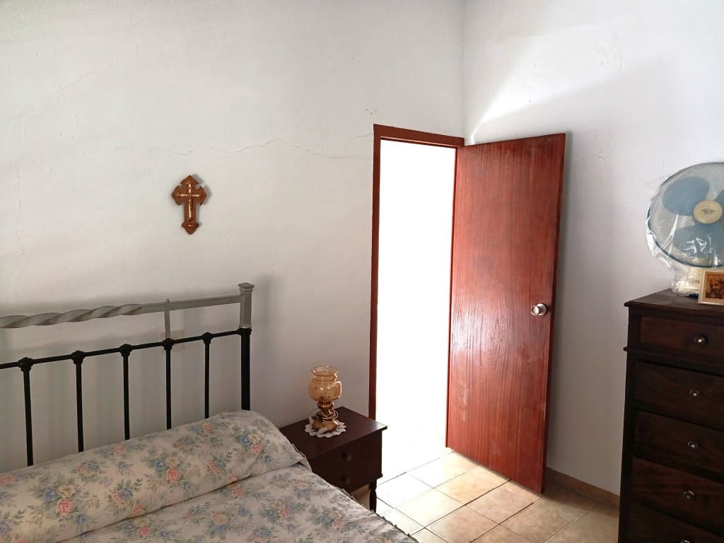 Casa de 3 habitaciones en Priego de Córdoba en venta - 42.000 € (Ref: 10062057)