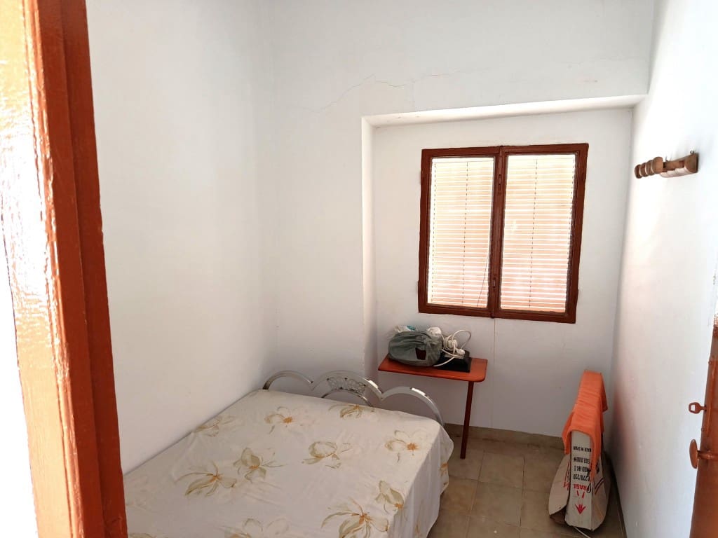 Casa de 3 habitaciones en Priego de Córdoba en venta - 42.000 € (Ref: 10062057)