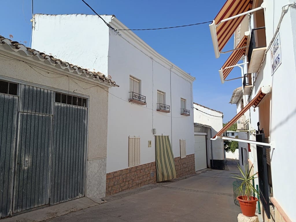 Casa de 3 habitaciones en Priego de Córdoba en venta - 42.000 € (Ref: 10062057)