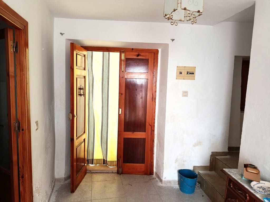 Casa de 3 habitaciones en Priego de Córdoba en venta - 42.000 € (Ref: 10062057)