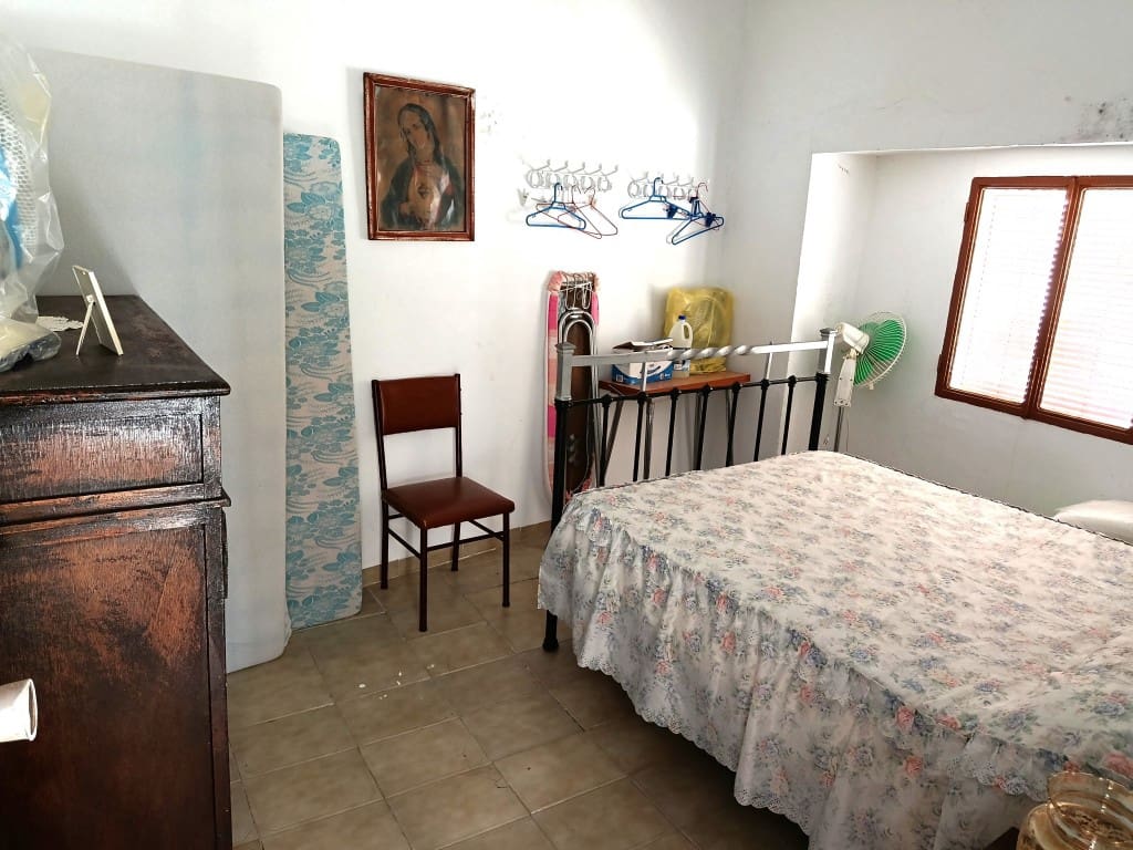 Casa de 3 habitaciones en Priego de Córdoba en venta - 42.000 € (Ref: 10062057)