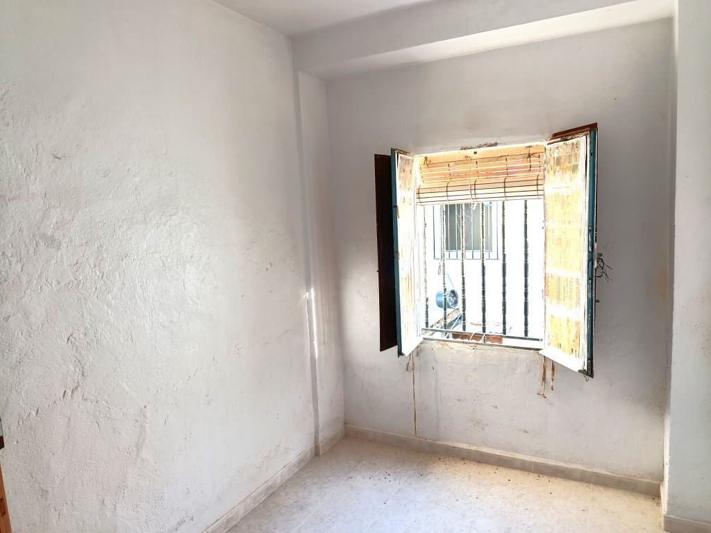 3 slaapkamer Huis te koop in Rute met garage - € 59.000 (Ref: 10062997)