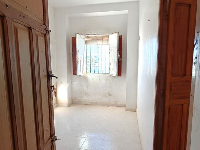 3 slaapkamer Huis te koop in Rute met garage - € 59.000 (Ref: 10062997)