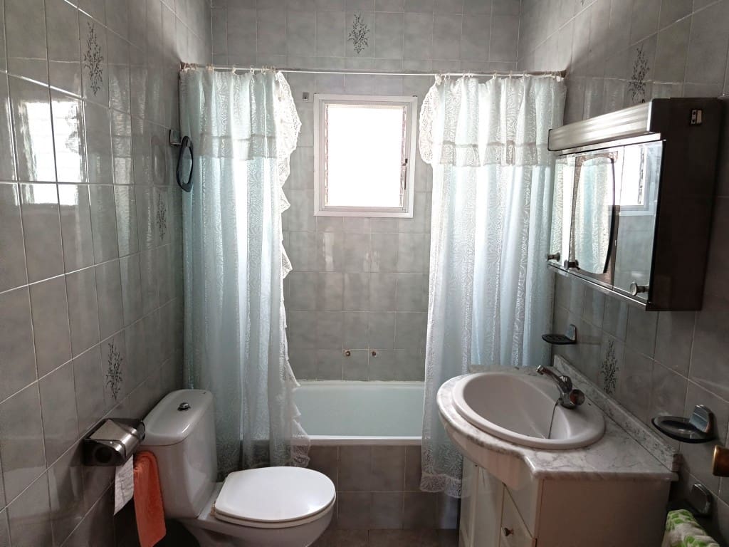 3 slaapkamer Huis te koop in Sabariego met garage - € 103.000 (Ref: 10093823)