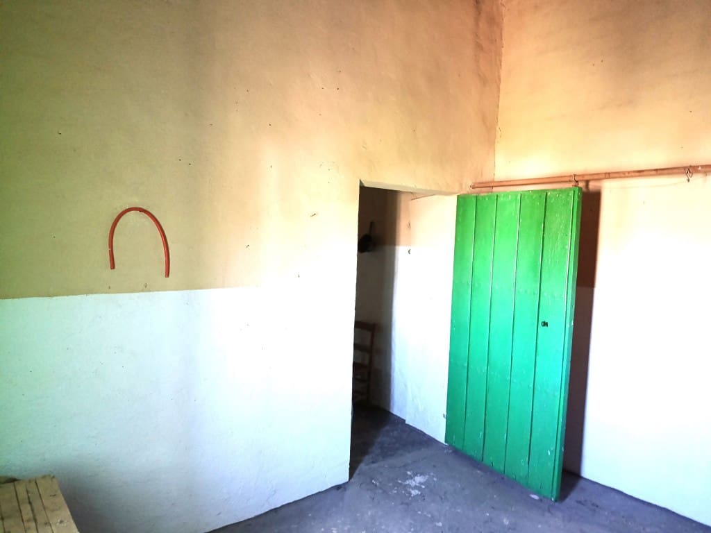 4 slaapkamer Finca/Landhuis te koop in Sabariego met zwembad garage - € 93.000 (Ref: 10093979)