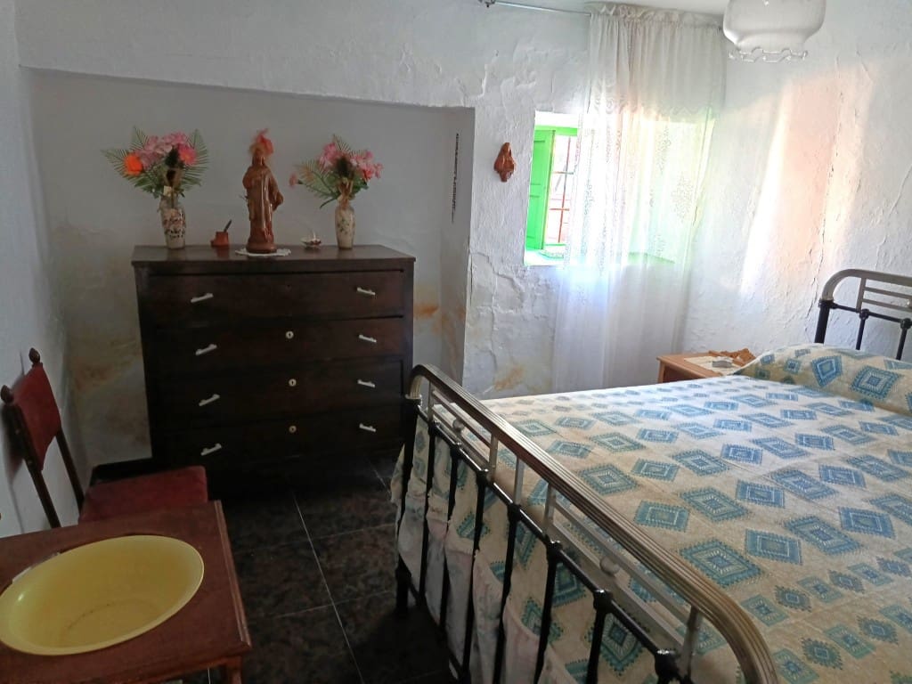 4 slaapkamer Finca/Landhuis te koop in Sabariego met zwembad garage - € 93.000 (Ref: 10093979)
