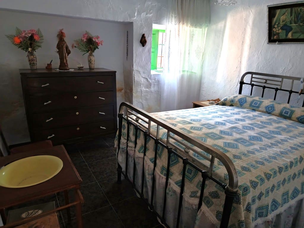 4 slaapkamer Finca/Landhuis te koop in Sabariego met zwembad garage - € 93.000 (Ref: 10093979)