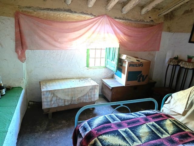 4 slaapkamer Finca/Landhuis te koop in Sabariego, Alcaudete met zwembad garage - € 93.000 (Ref: 10093979)
