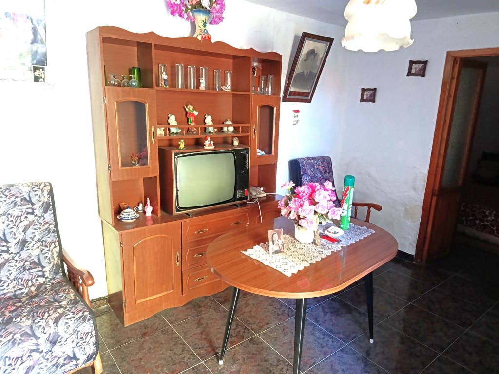 4 slaapkamer Finca/Landhuis te koop in Sabariego met zwembad garage - € 93.000 (Ref: 10093979)