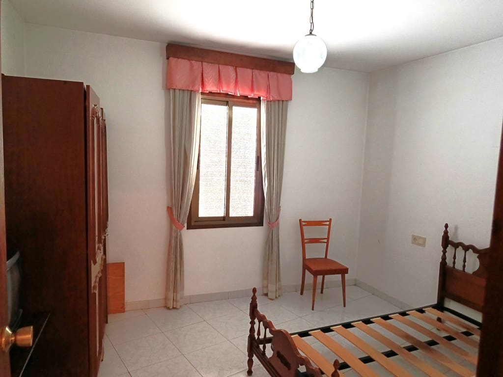 6 quarto Casa em Banda para venda em Luque com garagem - 89 000 € (Ref: 10125147)