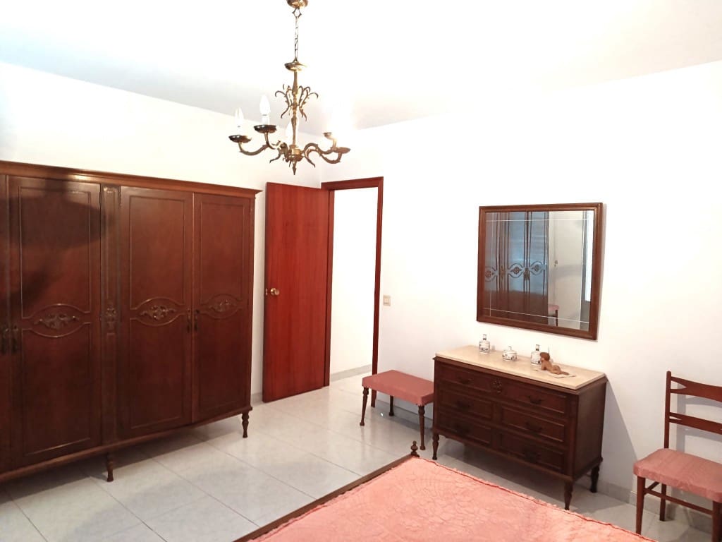6 quarto Casa em Banda para venda em Luque com garagem - 89 000 € (Ref: 10125147)