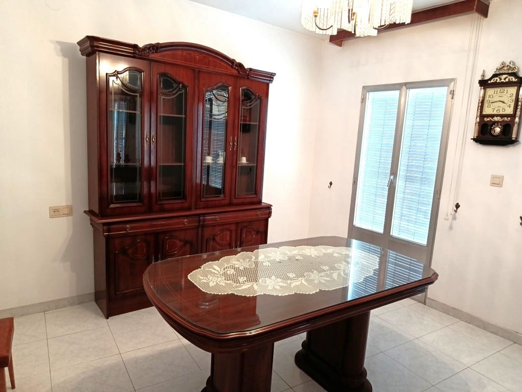 6 quarto Casa em Banda para venda em Luque com garagem - 89 000 € (Ref: 10125147)