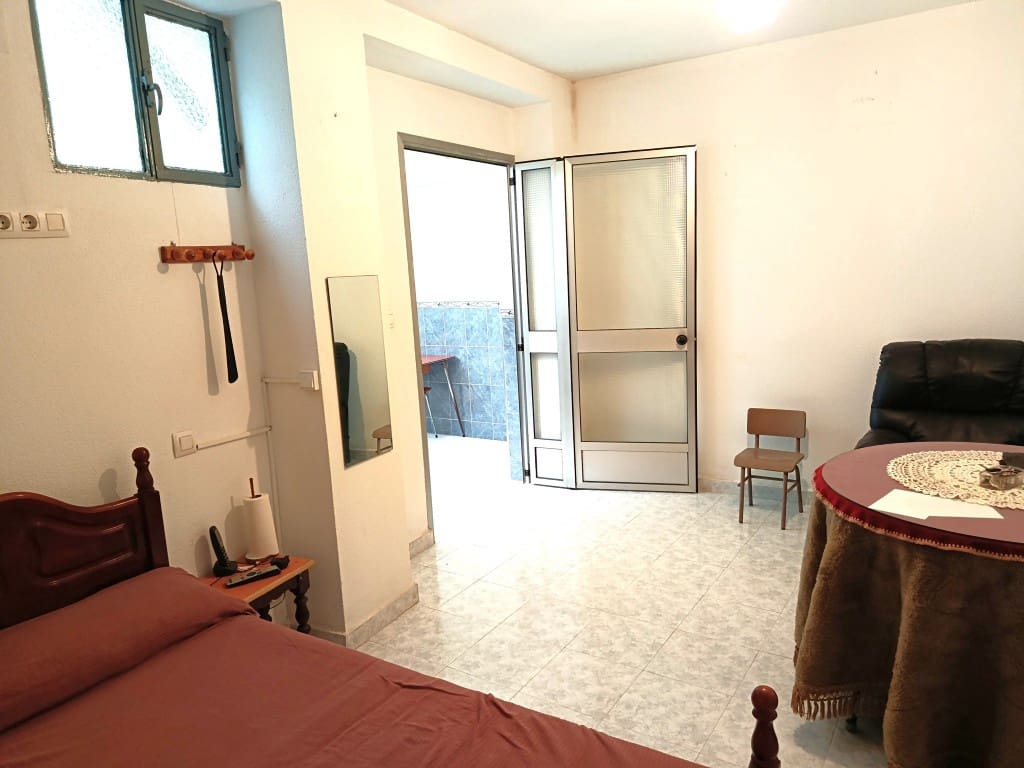6 quarto Casa em Banda para venda em Luque com garagem - 89 000 € (Ref: 10125147)