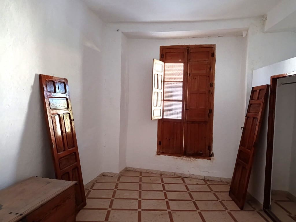 10 sovrum Hus till salu i Fuente-Tojar med garage - 109 000 € (Ref: 10149339)
