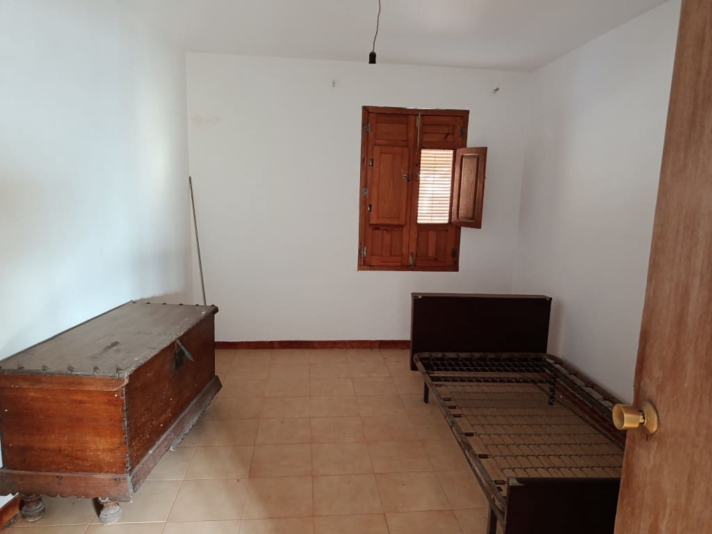 10 sovrum Hus till salu i Fuente-Tojar med garage - 109 000 € (Ref: 10149339)