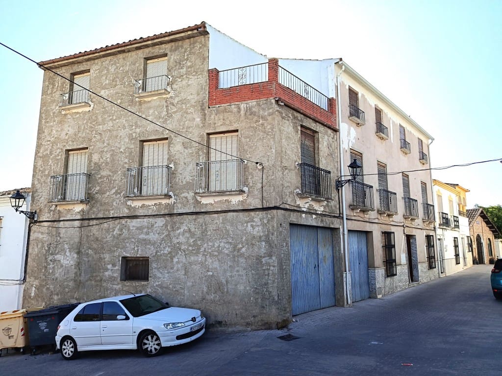 10 sovrum Hus till salu i Fuente-Tojar med garage - 109 000 € (Ref: 10149339)
